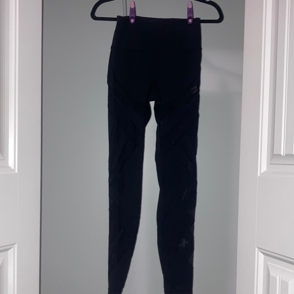 Lululemon Wunder Under 28”
